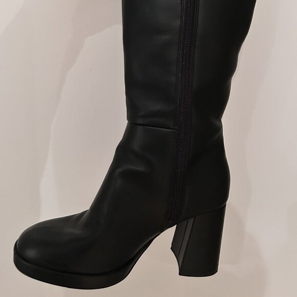 Steve Madden Black Heeled Boots - Picture 2 of 4